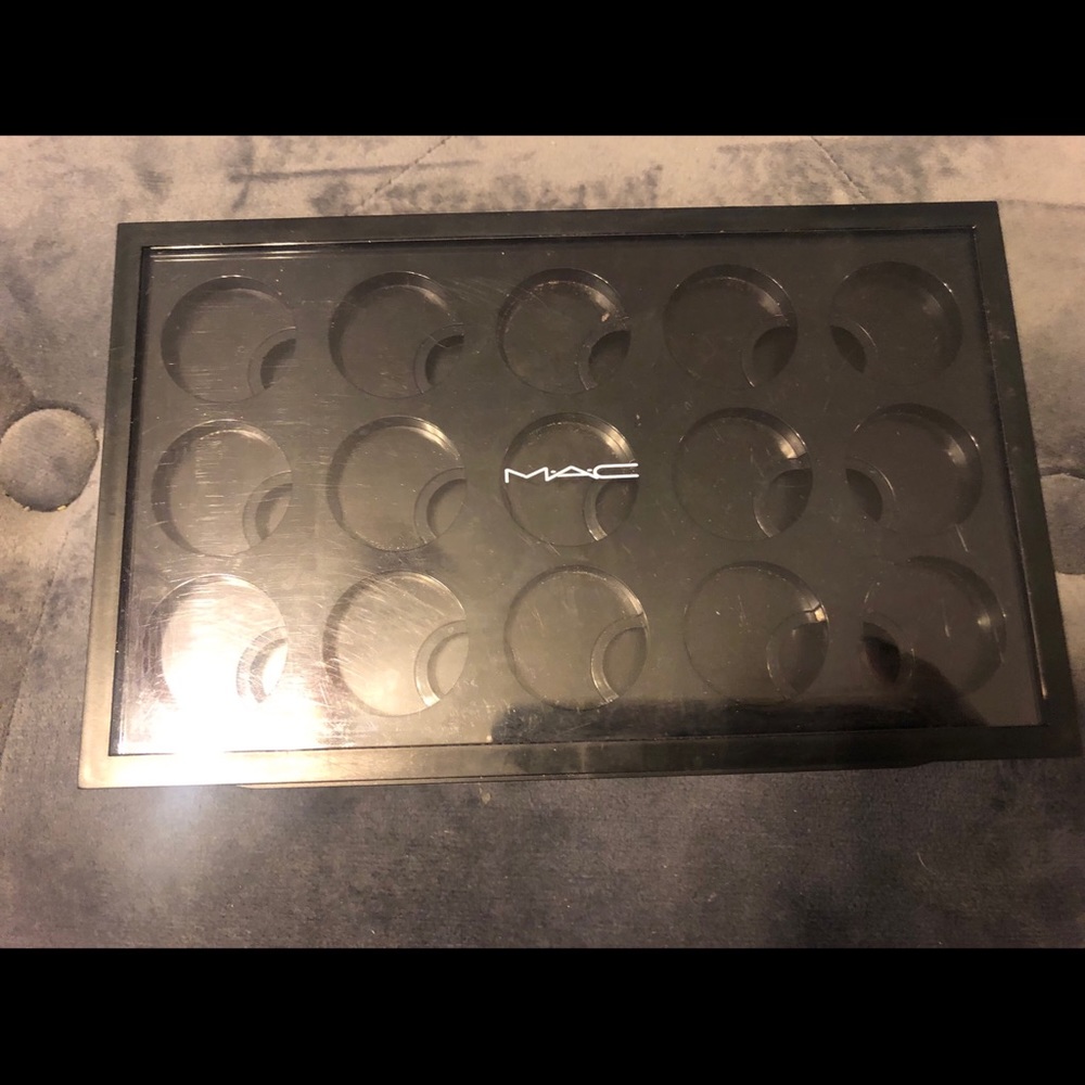 🖤🖤🖤MAC Pro Palette with Insert